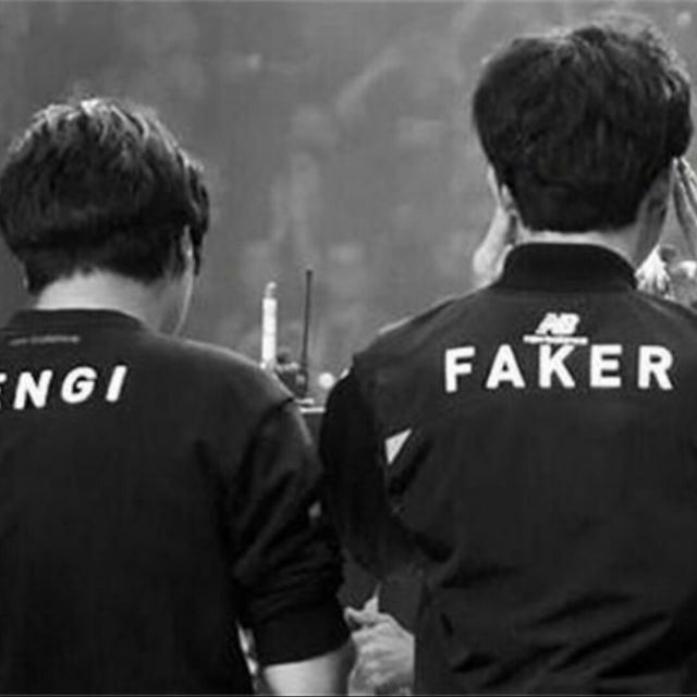 JDG赛后群访 左手最想在S赛交手Faker Kanavi预测决赛再战BLG