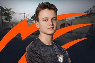 Icon阿狸多次关键魅惑命中 钦元兰博输出拉满 Icon队先拿赛点