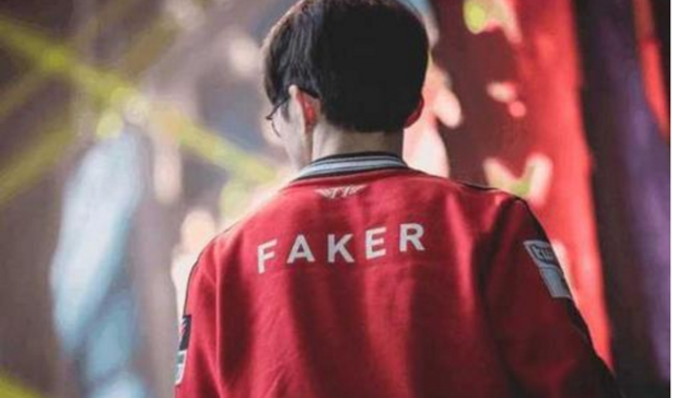 据LCK官方消息，将于12月22日本周四开启LCK2022年度颁奖典礼，并将在多个频道开启直播