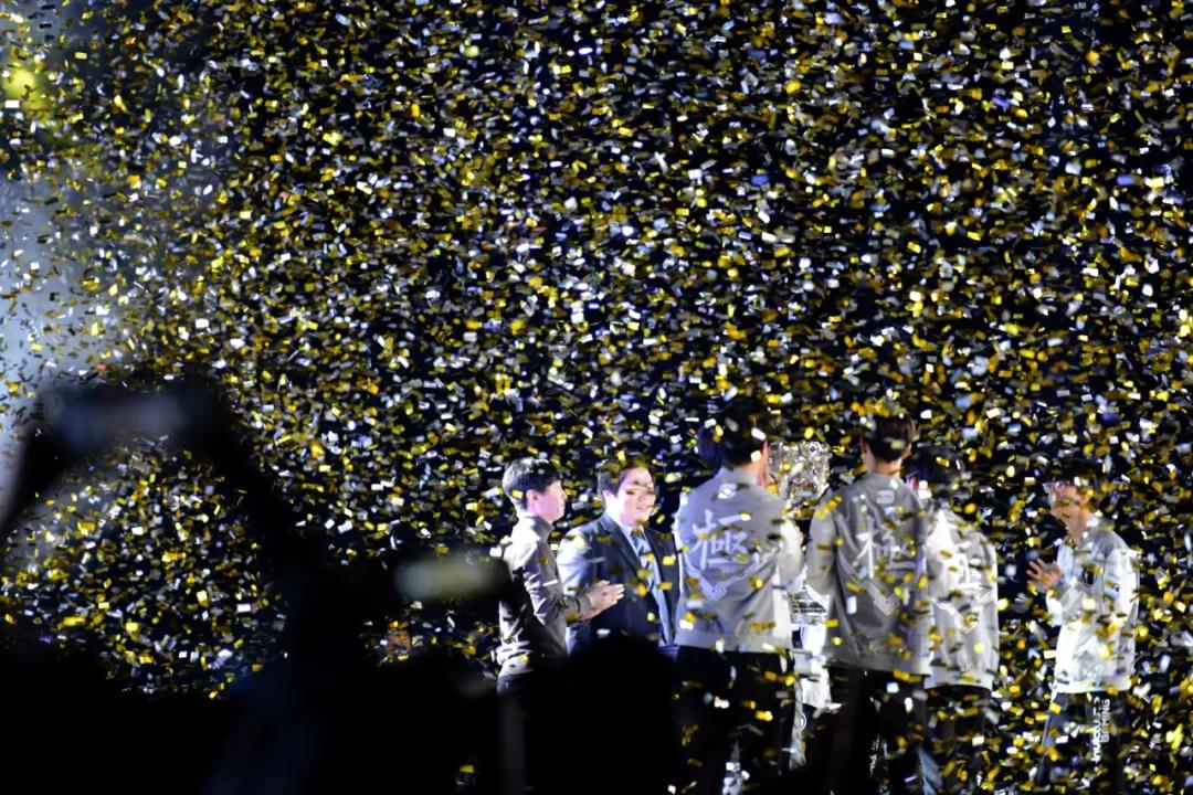 WE官博崩溃发文：难获一胜